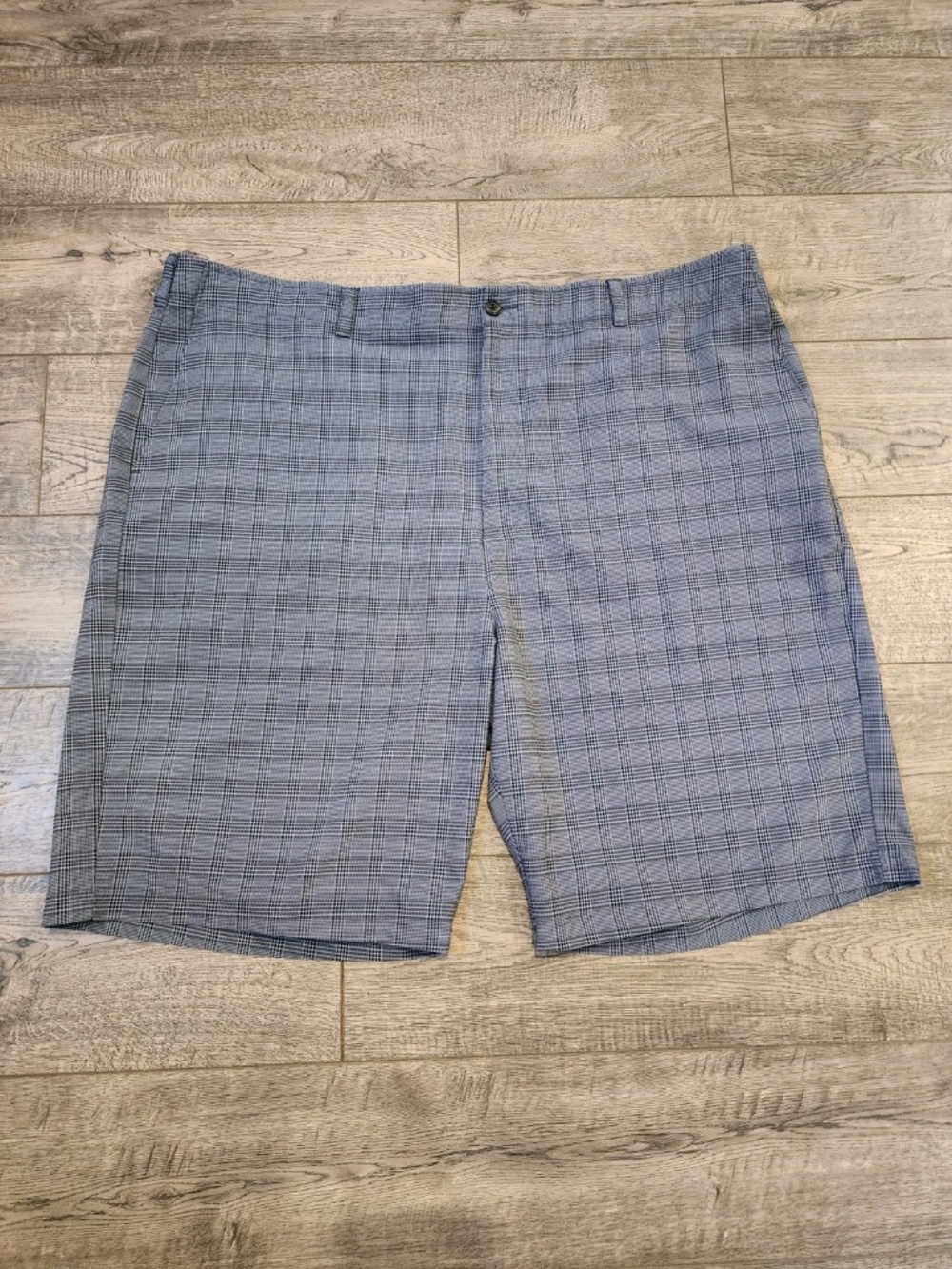 Ben Hogan Mens Golf Short Size 46 Gray Plaid Performance Active Waistband Casual